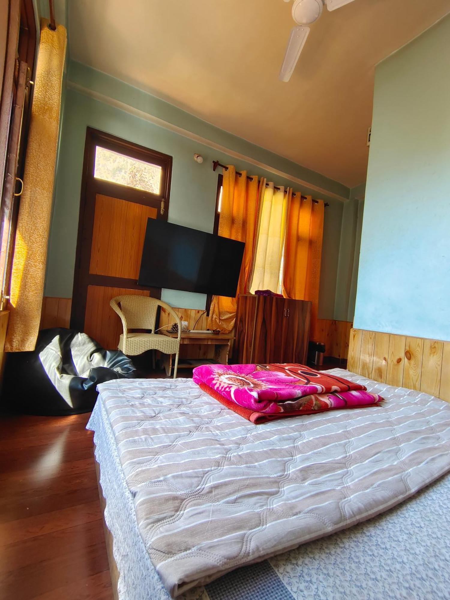 Trinity Homestay Kasol Zewnętrze zdjęcie